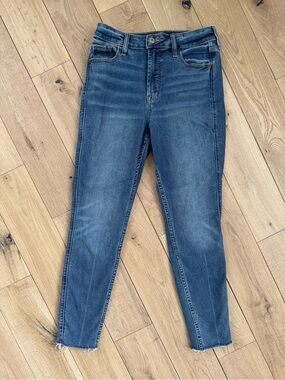 Old Navy Medium Blue Skinny Jeans